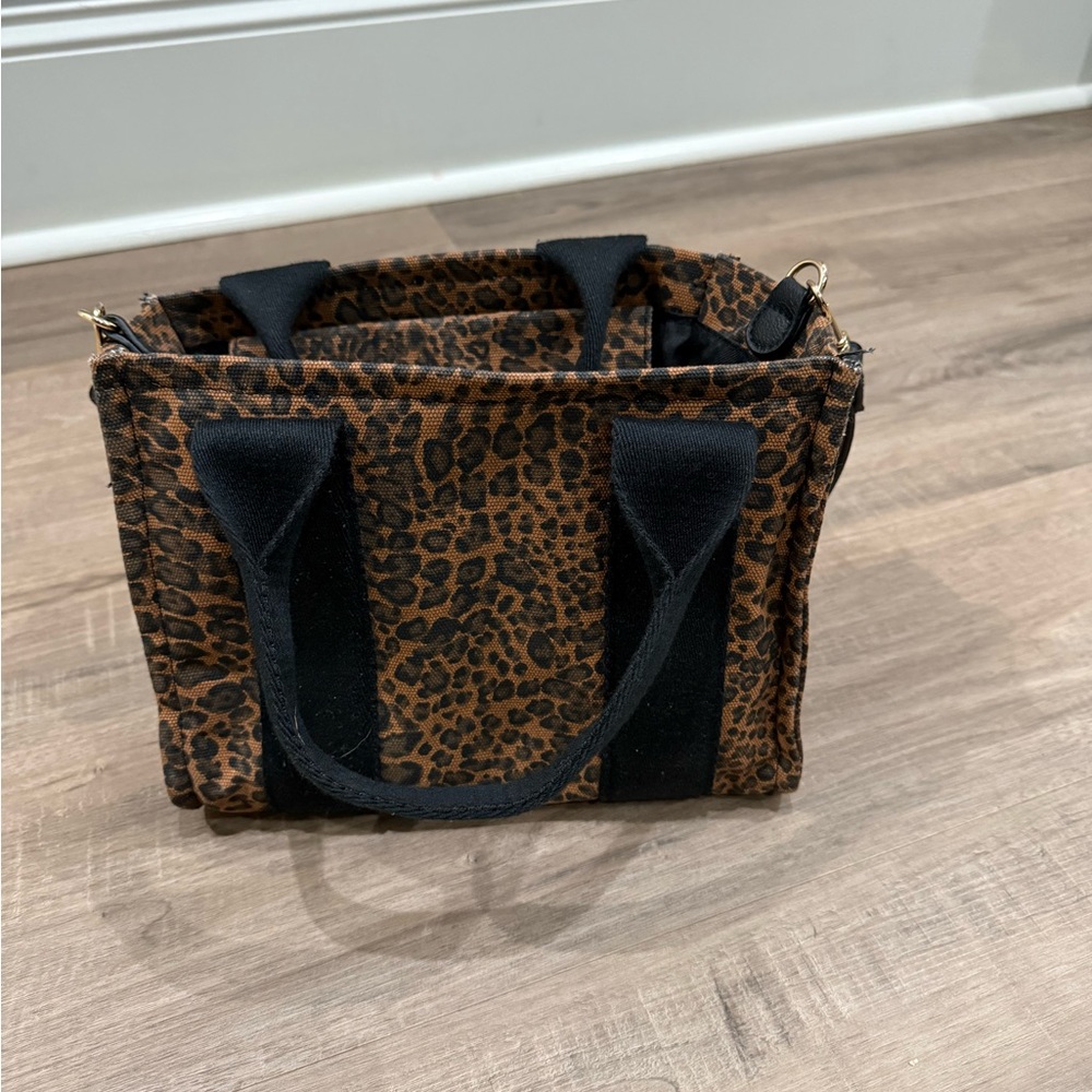 Universal Thread Leopard Pattern Tote with Black Handles